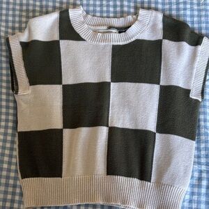 Moon & Madison Plaid Knit Vest